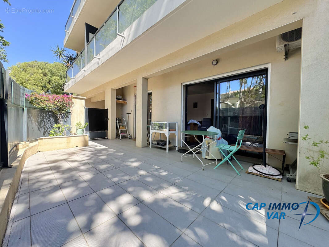 Appartement à SAINT-CYR-SUR-MER