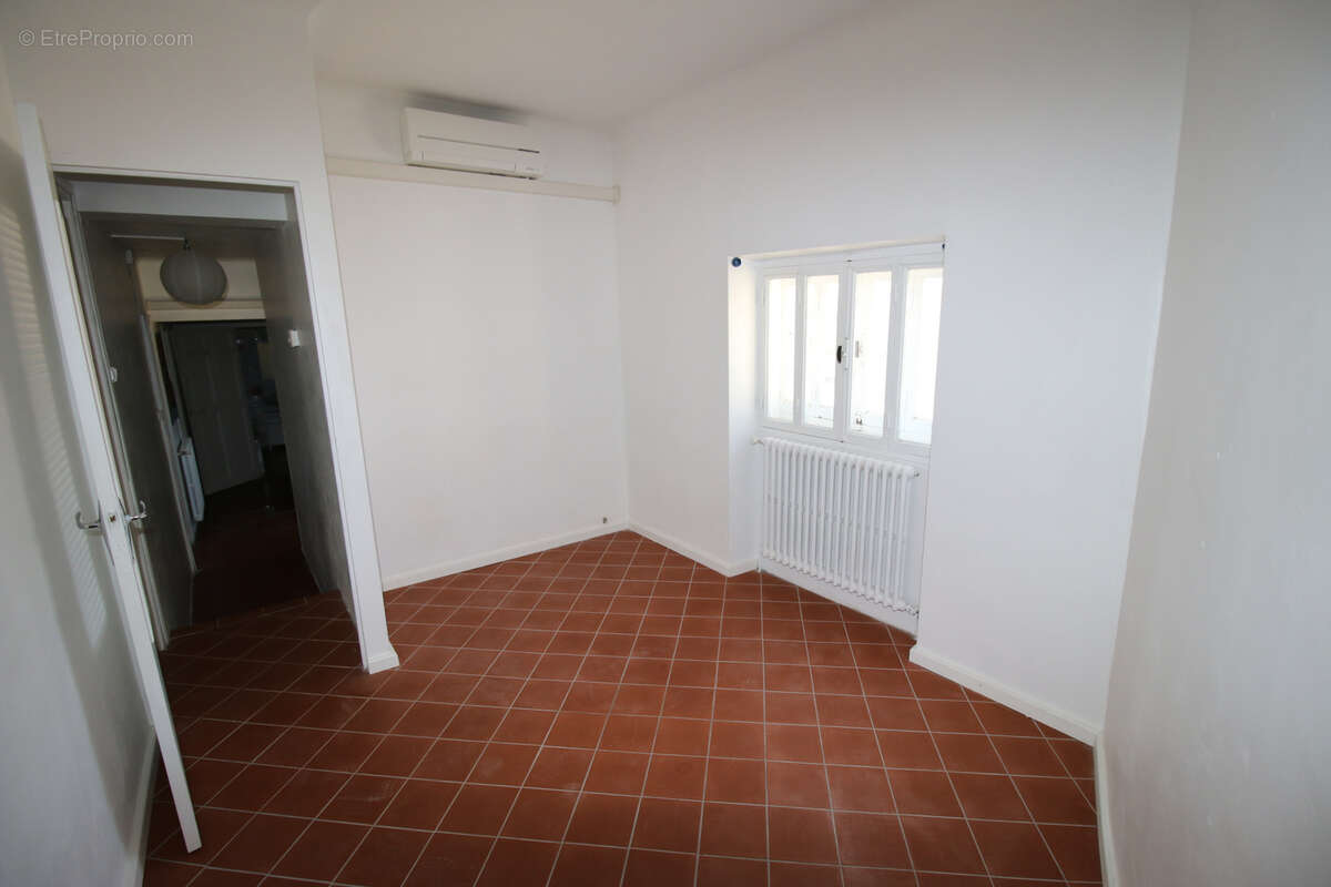 Maison à FONTVIEILLE