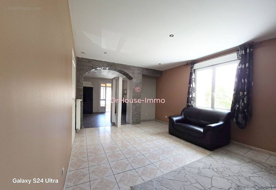 Appartement à UNIEUX