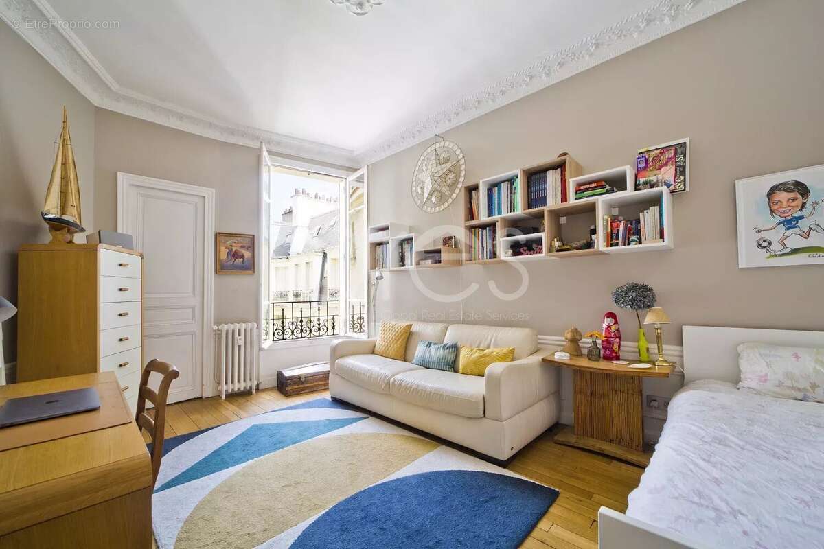 75007 suffren / tour eiffel. vente appartement haussmannien familial 3 chambres. - photo 10