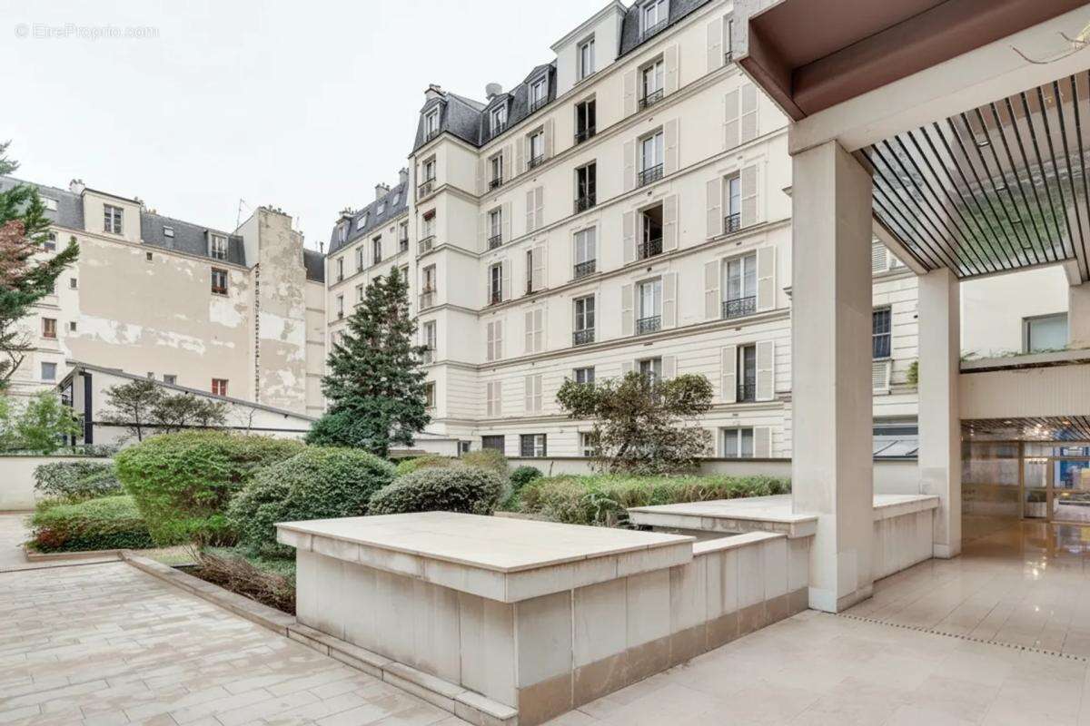 Appartement à PARIS-14E