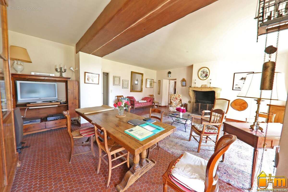 Maison à MEREVILLE