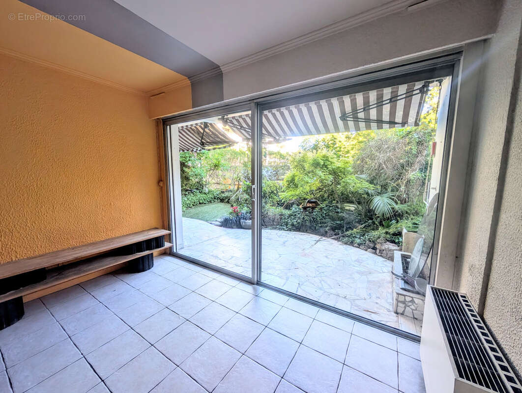 Appartement à MANDELIEU-LA-NAPOULE