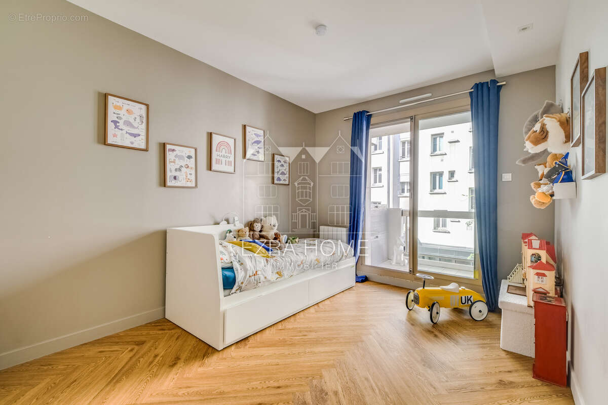 Appartement à LEVALLOIS-PERRET