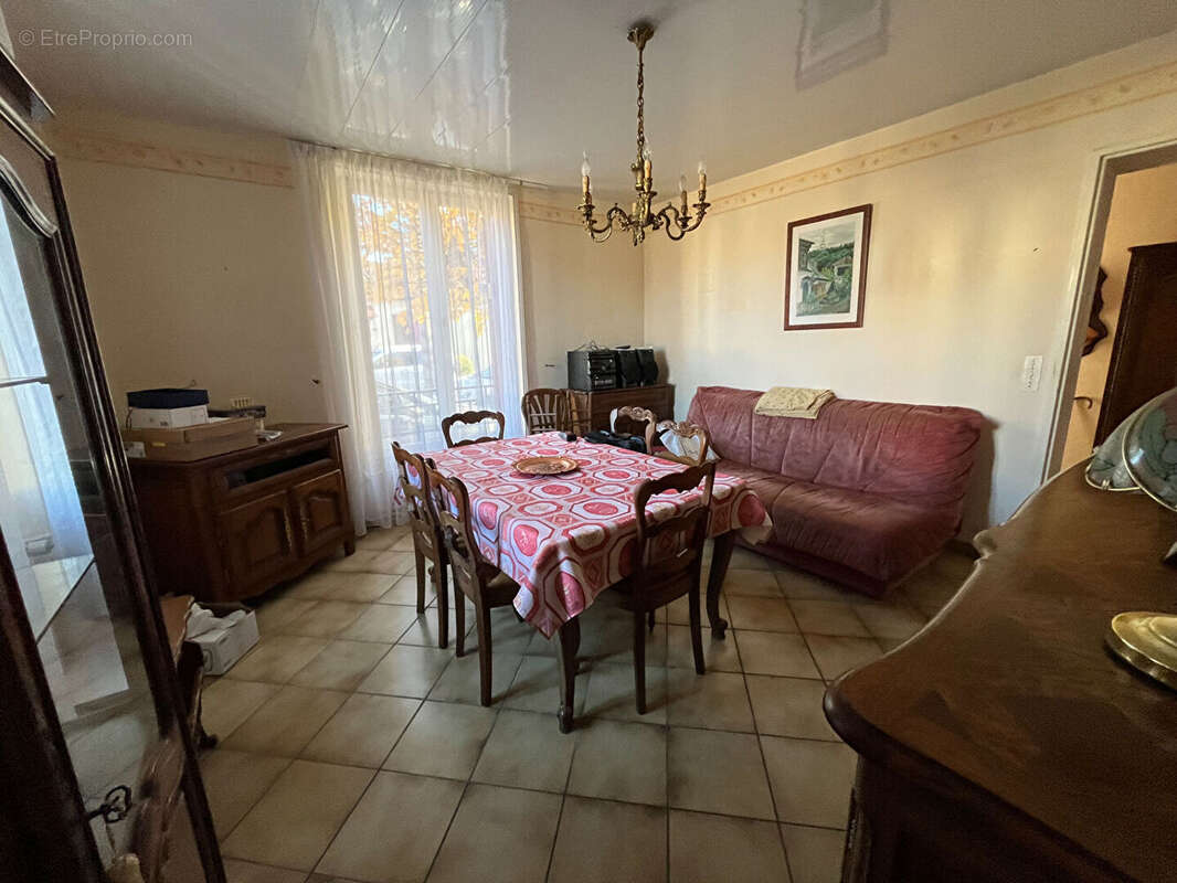 Maison à VARENNES-VAUZELLES