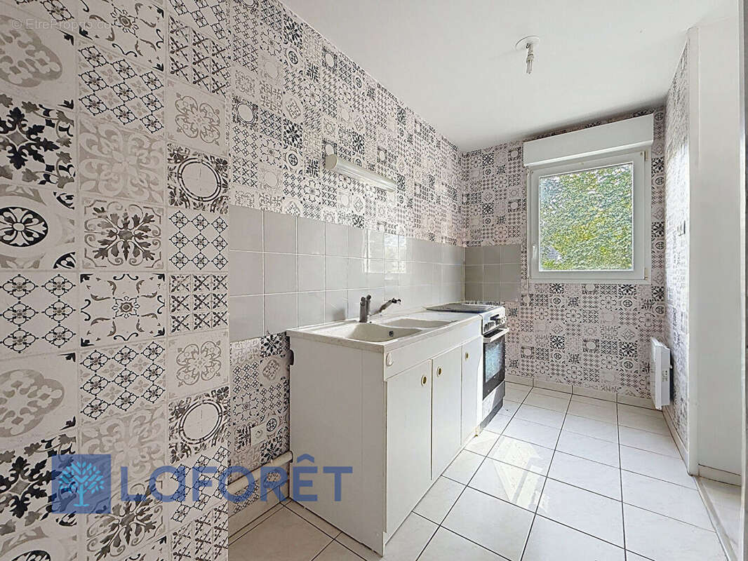EVREUX - Appartement une chambre, place de parking et balcon - photo 3
