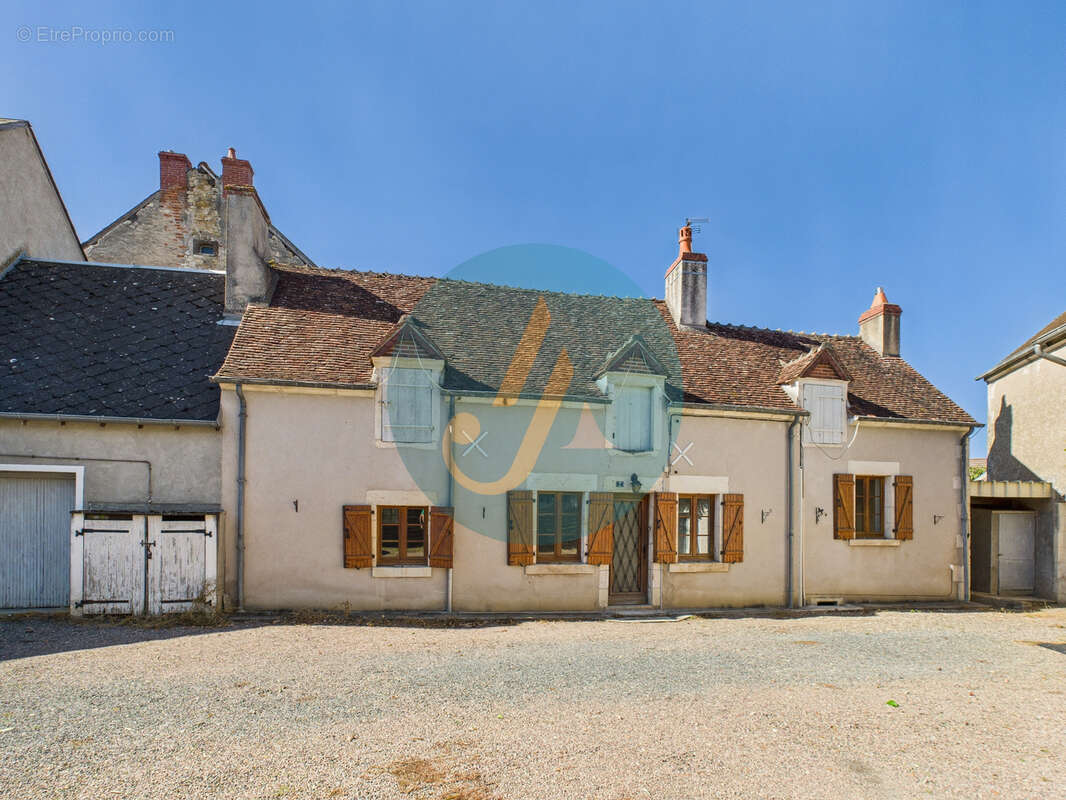 Maison à MESVES-SUR-LOIRE