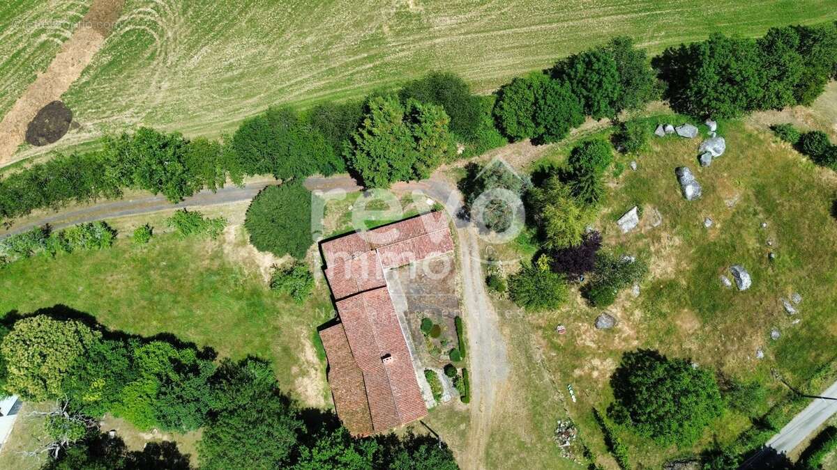 Maison à LA FORET-SUR-SEVRE