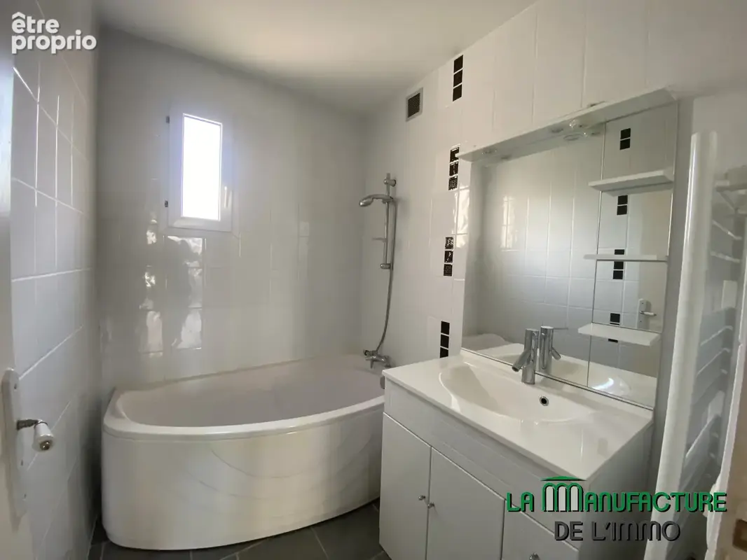Appartement f2 avec stationnement / saint etienne metare-hpl - photo 6