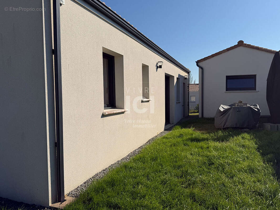 Maison à FROSSAY