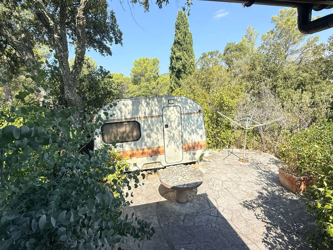 Frejus, parcelle de 230m2 avec mobil'home et caravane - photo 12
