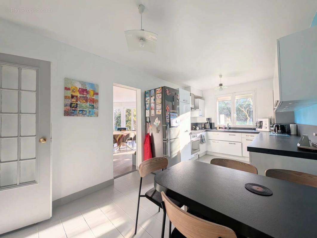 Maison à LES CLAYES-SOUS-BOIS