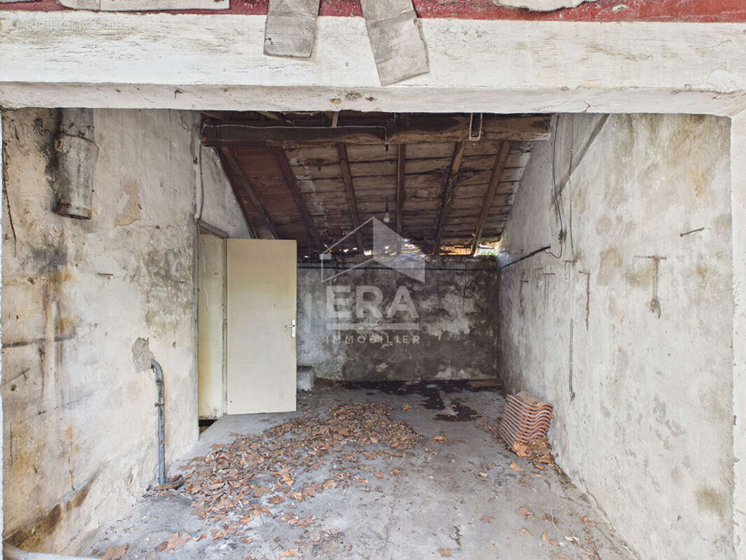 Cambo-Les-Bains - Vente Appartement T3 - Travaux à prévoir - photo 6