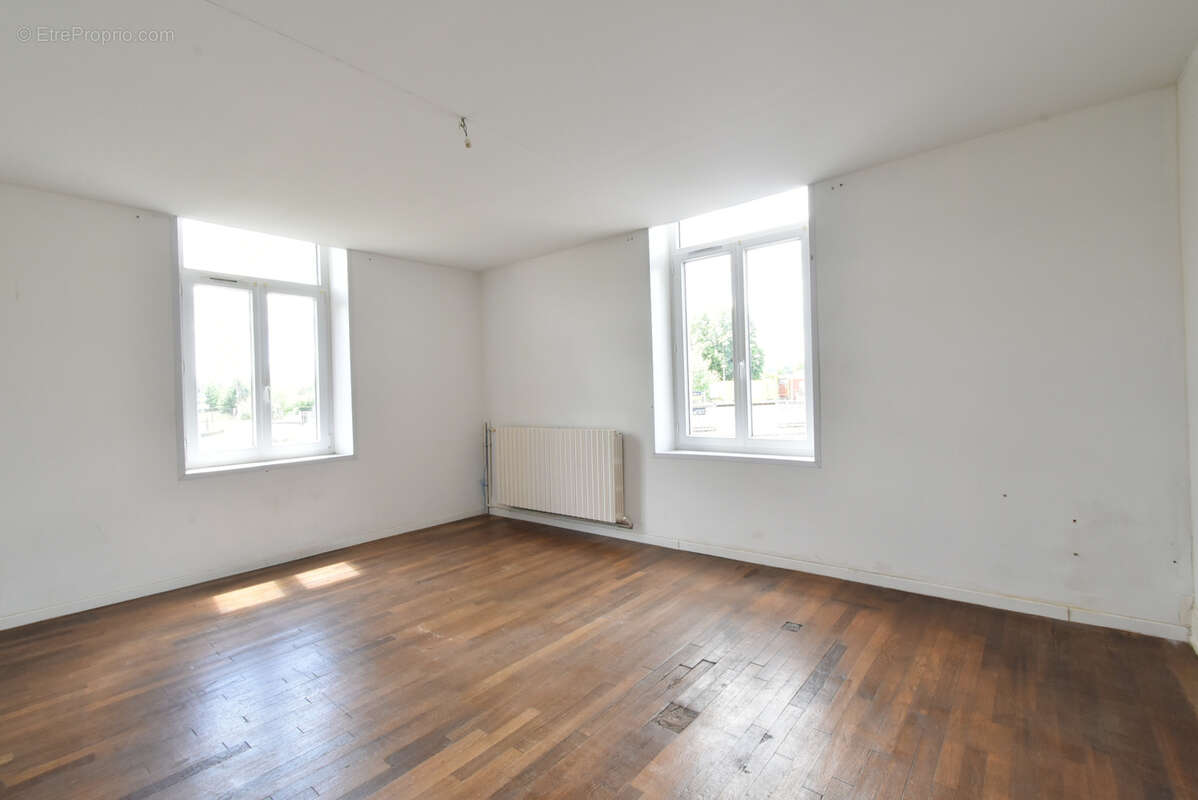 Appartement à COURCELLES-SUR-NIED