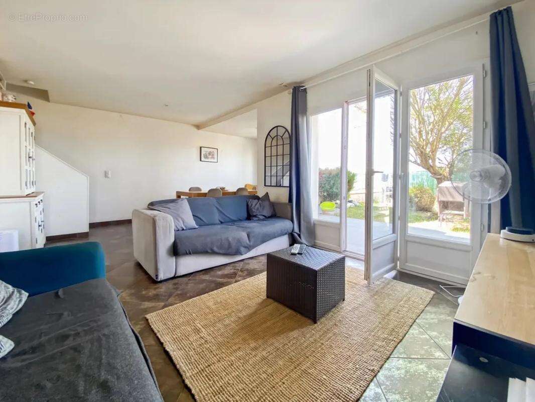 Maison de 4 pièces de 100 m² à Saint-Cyr-l'École - photo 2