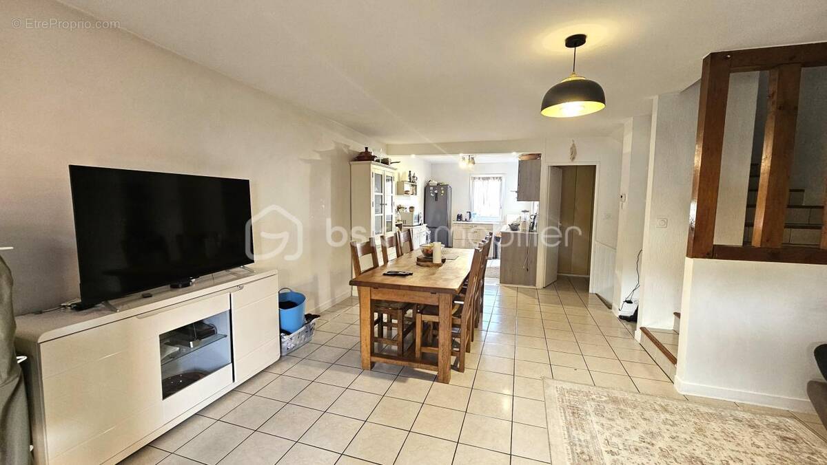 Maison à SAINT-JEAN-DE-BRAYE