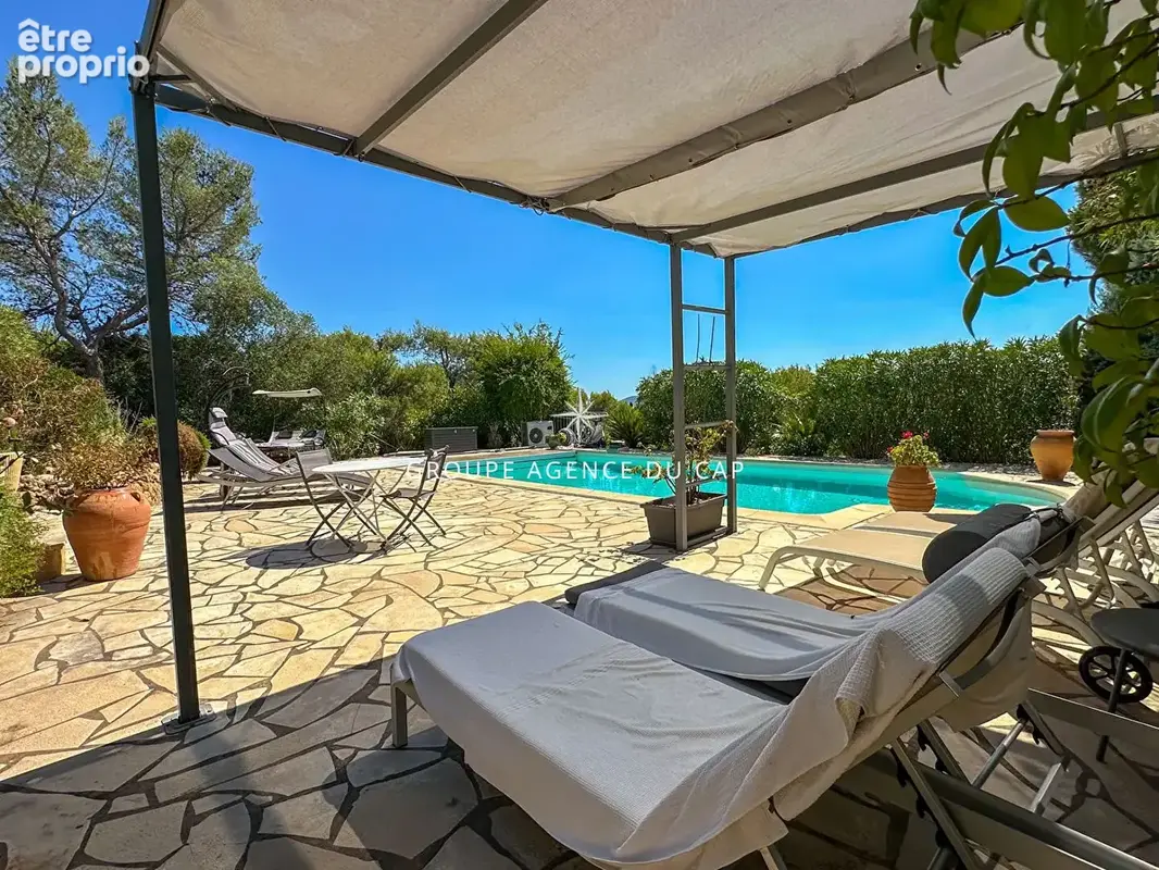 A vendre  la bouverie villa provencale plain pied piscine garage - photo 17