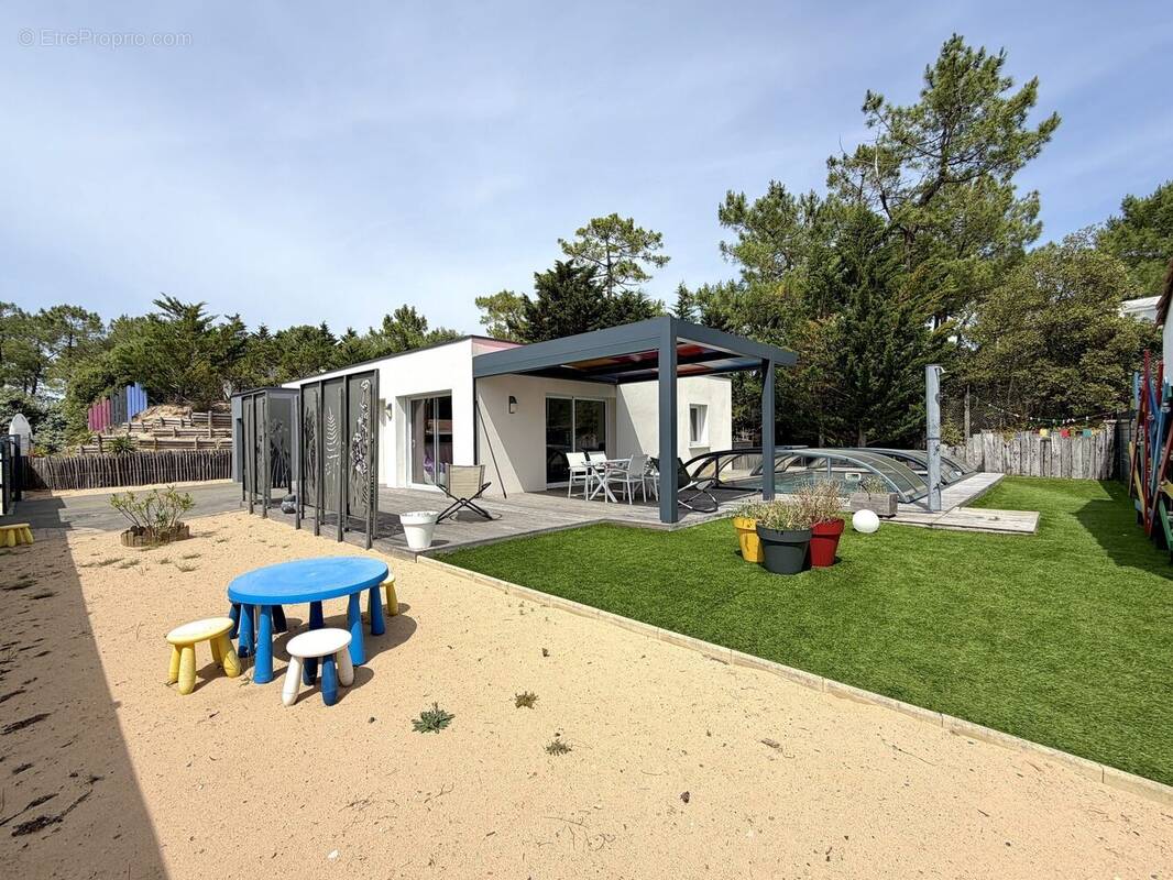Jardin - Maison à SAINT-JEAN-DE-MONTS