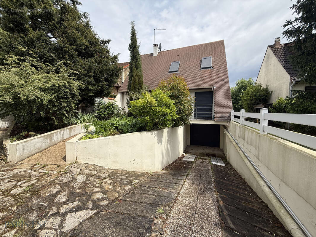 Maison à NEUILLY-PLAISANCE