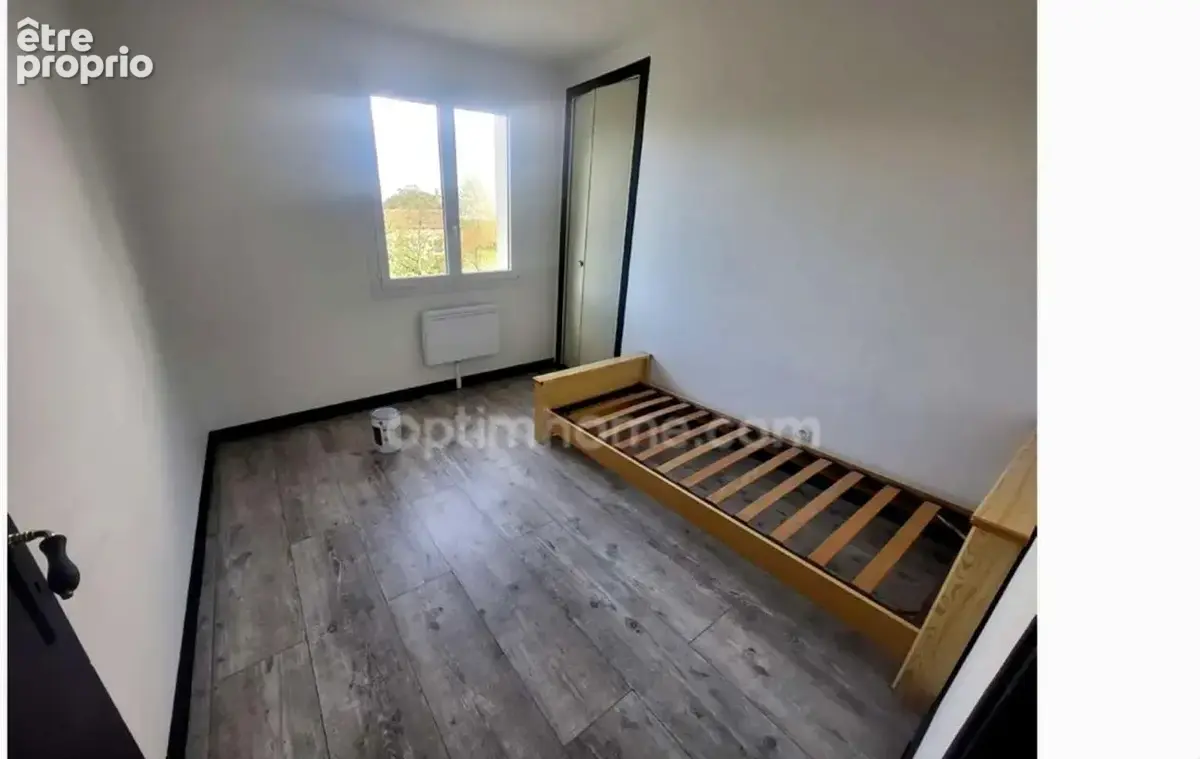 Maison rénovée avec 3 chambres, 1 200 m² de terrain et vue dégagée – Au calme ! - photo 6