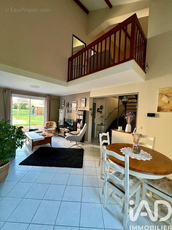 Photo 1 - Maison à SAINT-DOULCHARD