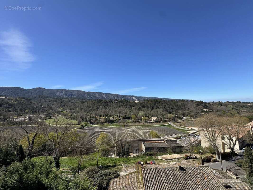 Maison à MENERBES