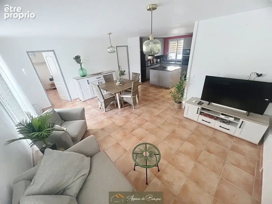 Villa 3 faces de plain pied type 4 -piscine - - photo 2