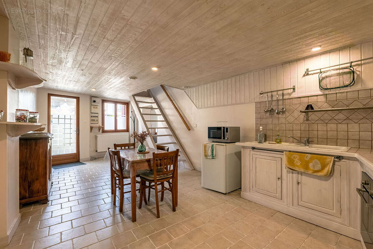 Pour le prix d'un appartement une Maison atypique - 140 m² - Emplacement premium proche hyper-centre - photo 2