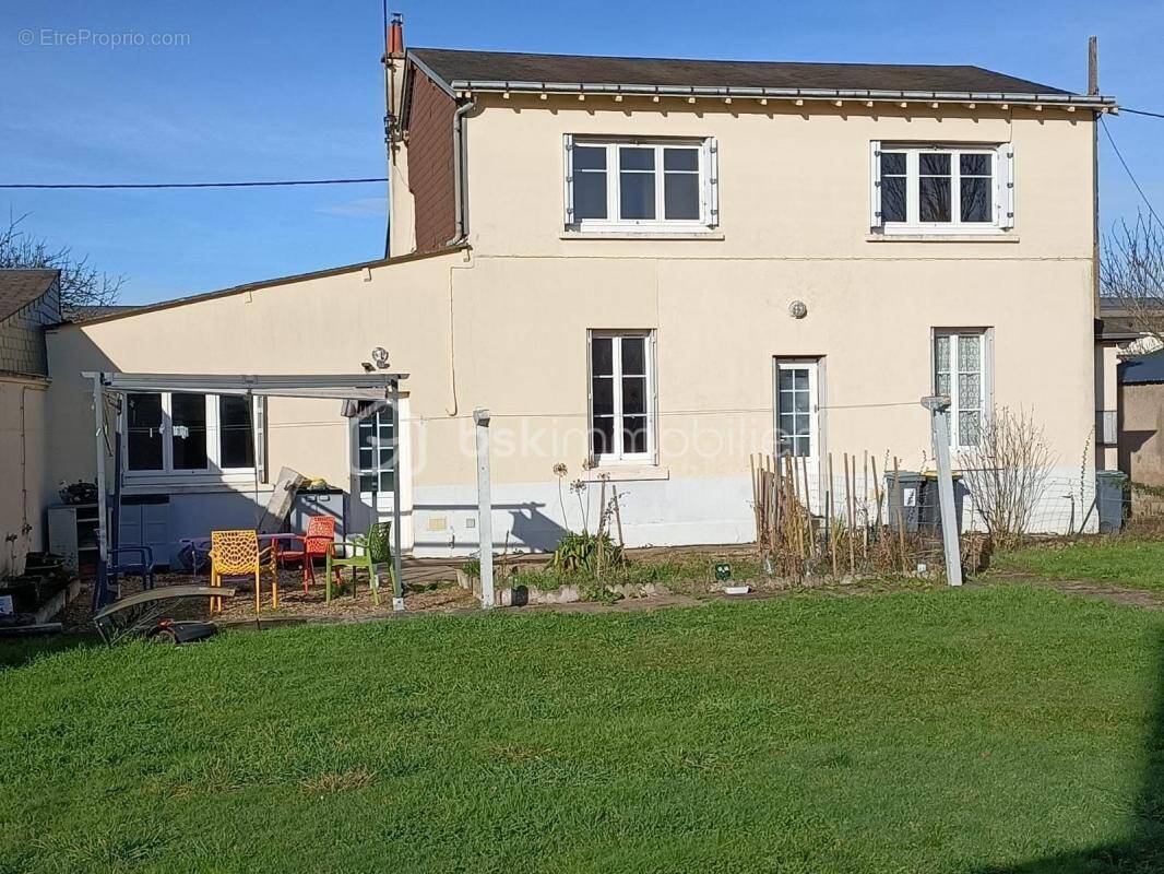 Maison à CHATEAU-RENAULT