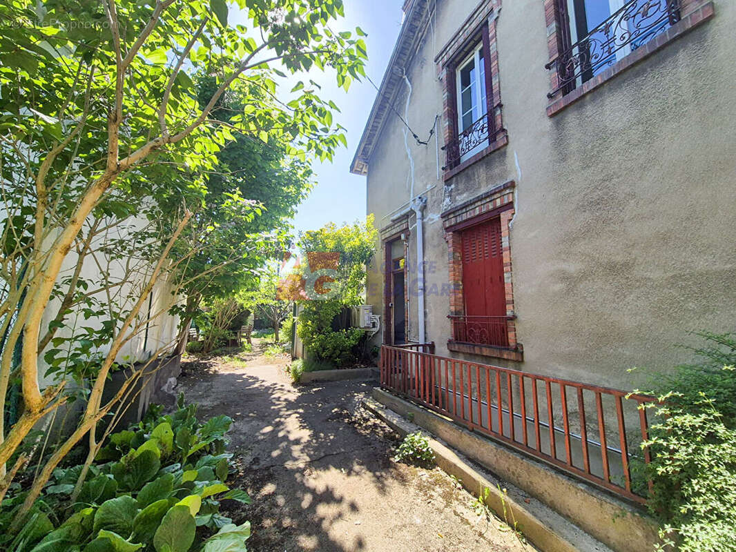 Appartement à SARTROUVILLE