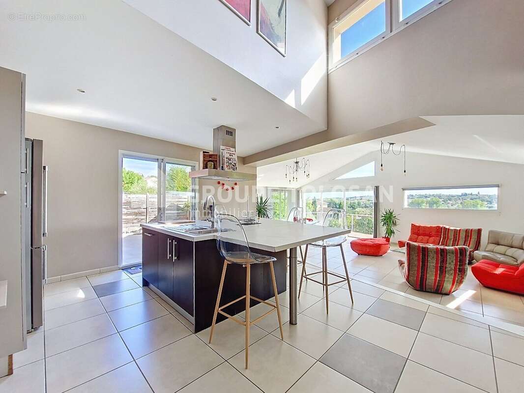 Maison à LAUZERVILLE