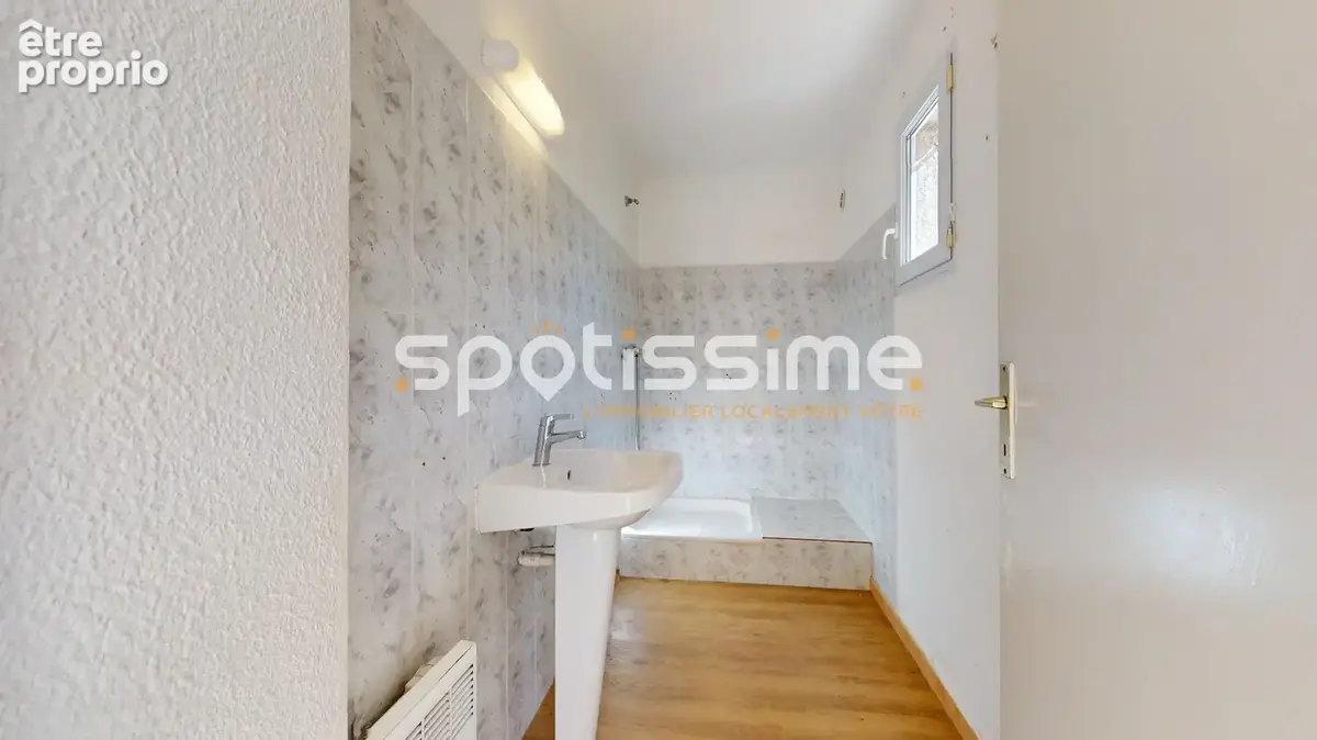 Agde  maison t4 trois faces avec jardin et garage - photo 8