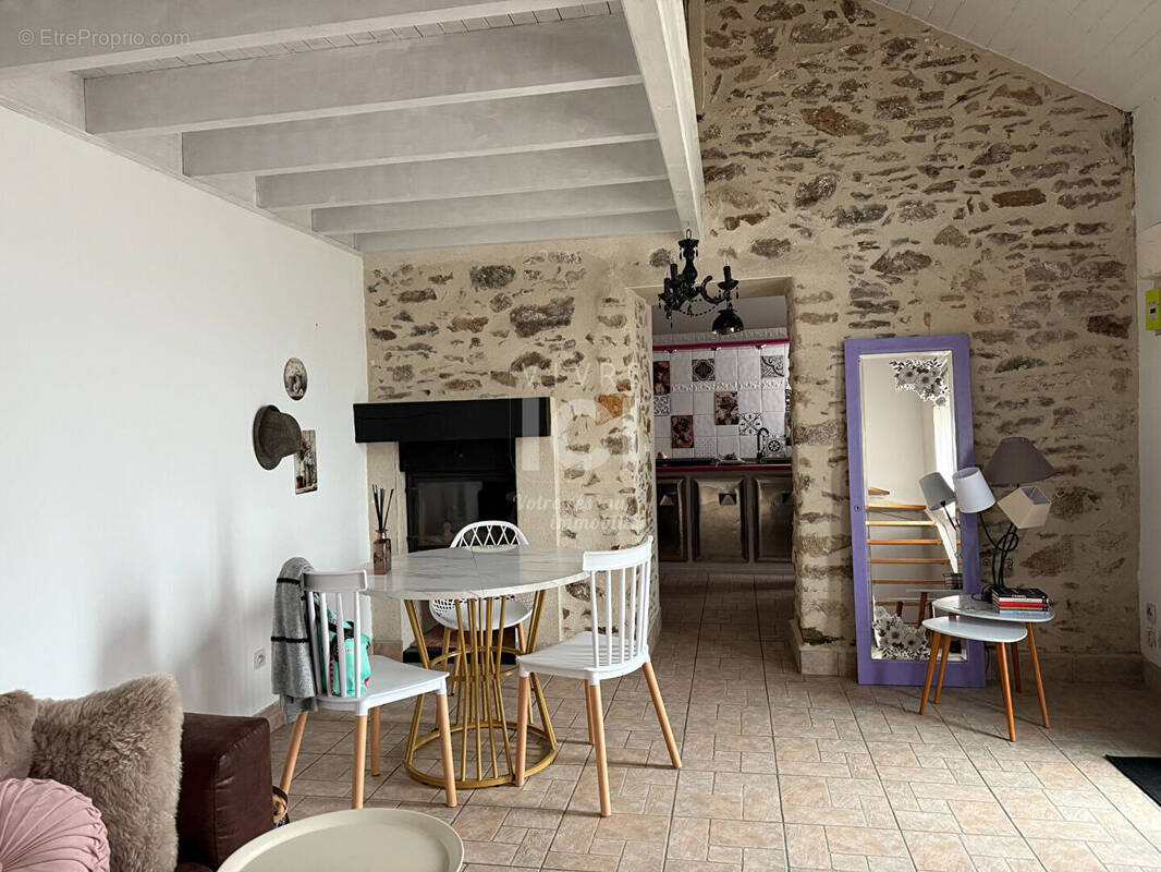 Maison à FROSSAY