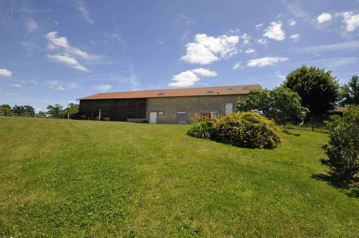 Maison à SAINT-HILAIRE-BONNEVAL