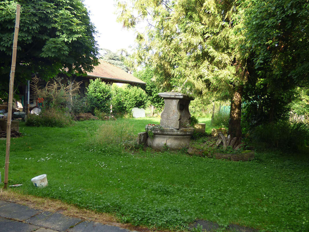 Maison à SAINT-TRIVIER-DE-COURTES
