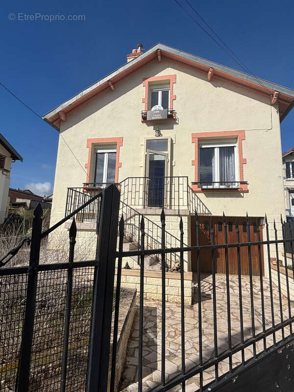 Maison à DAMELEVIERES