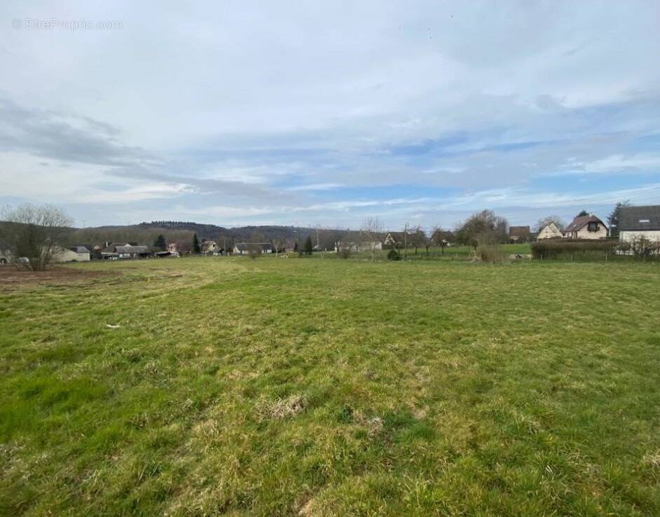 Terrain à CORNEVILLE-SUR-RISLE