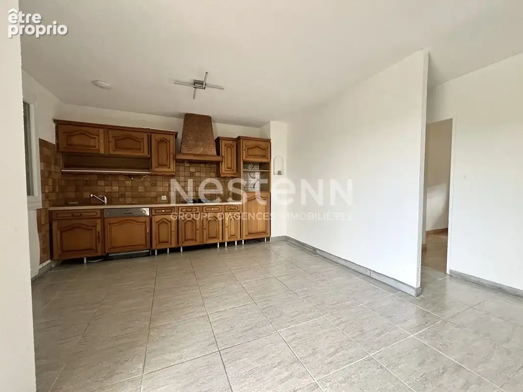 EVRES : Maison de plain pied, 4 pièces, 3 chambres, garage et jardin - photo 5