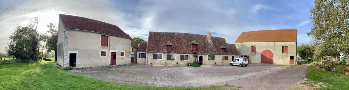 Maison à SAINTE-COLOMBE-DES-BOIS