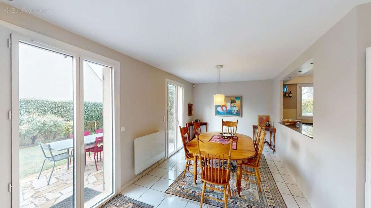 Maison à SAINT-NOM-LA-BRETECHE