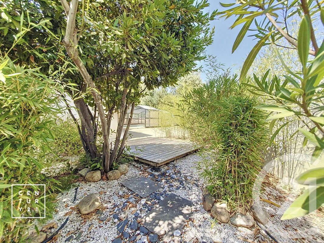 Maison à SAINT-ESTEVE