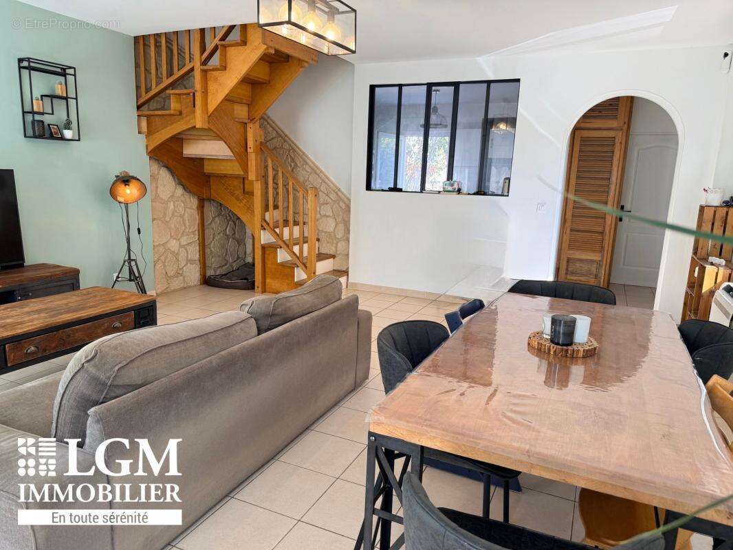 Marignane  Maison 5 pièces sur 185 m2 de parcelle - photo 15