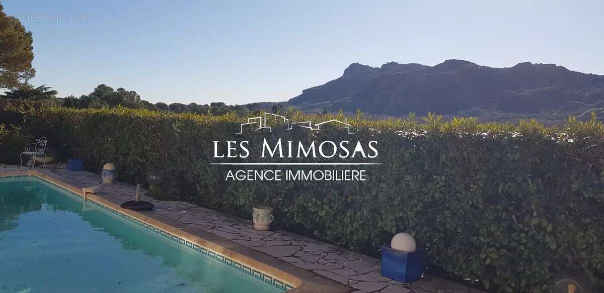Maison à LE MUY