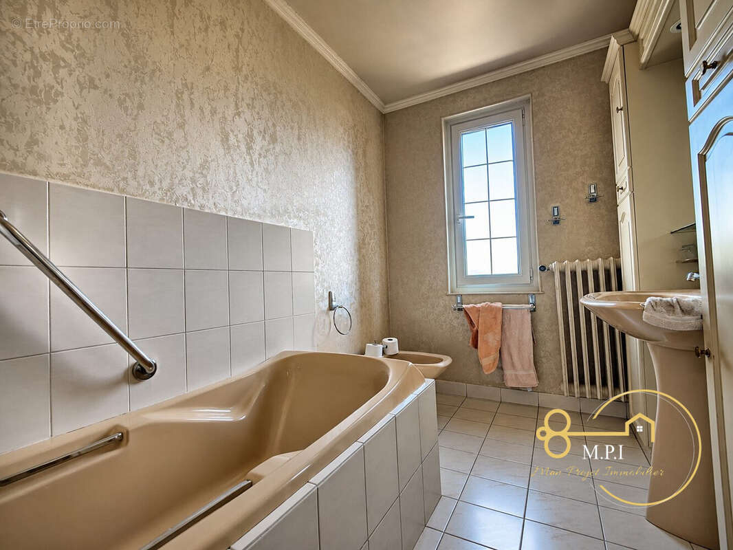 Maison 91 m² à Saint-Paterne  - photo 7