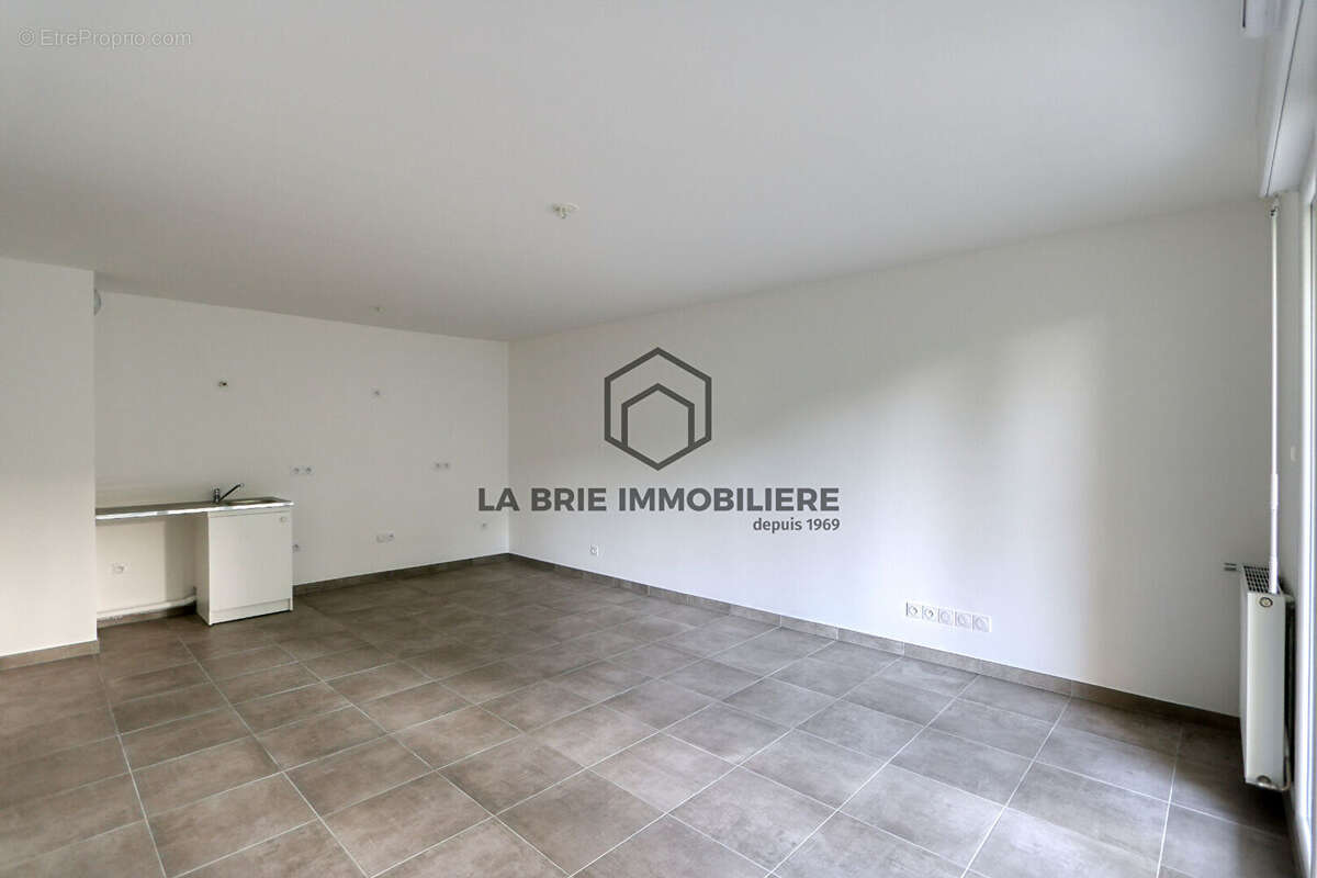 Appartement à PONTAULT-COMBAULT