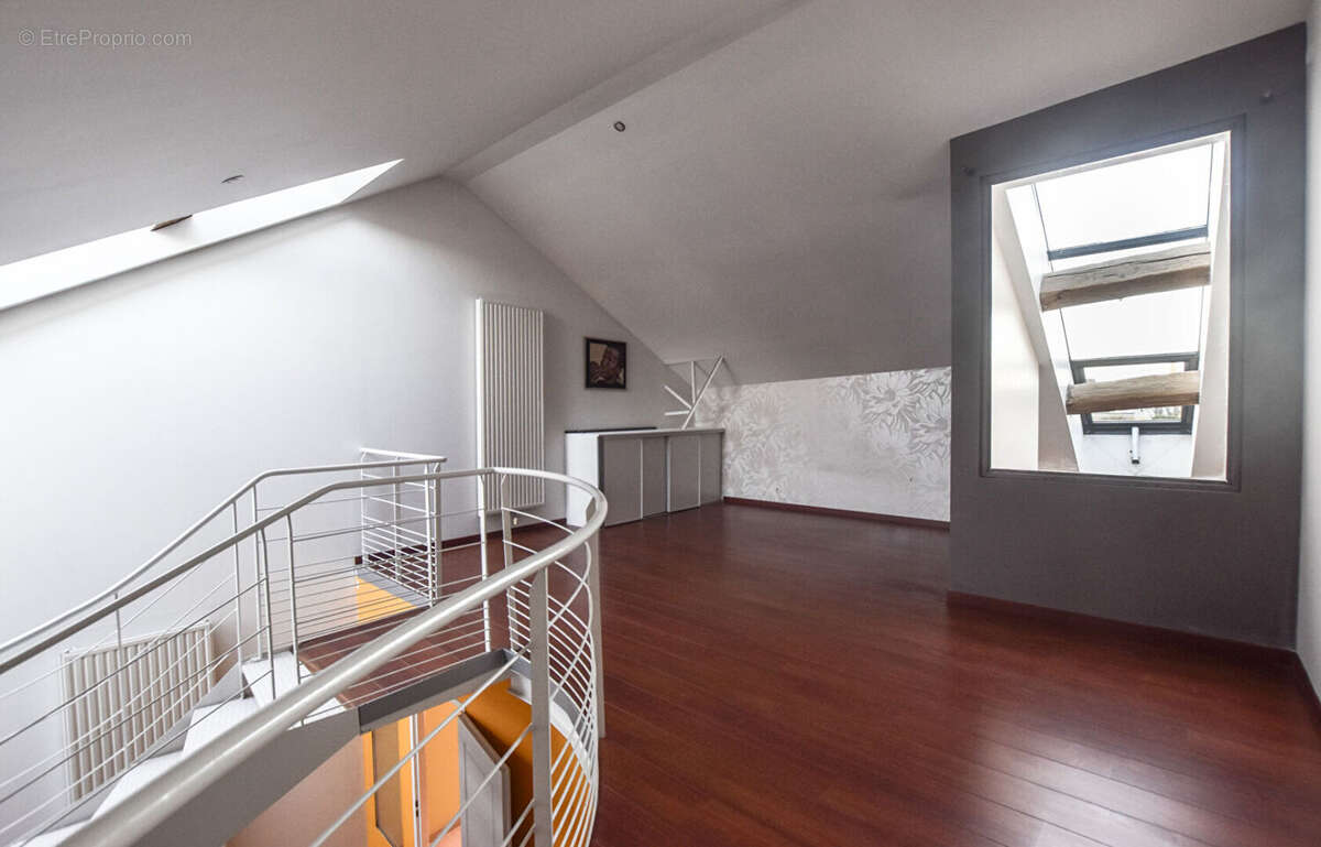Maison à VAIVRE-ET-MONTOILLE