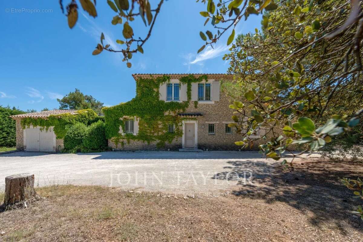 Maison à CABRIERES-D&#039;AVIGNON