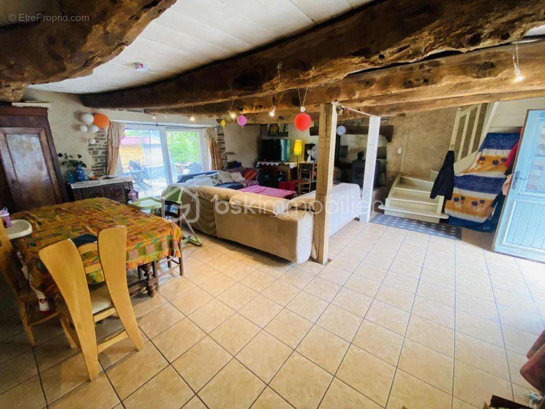 Maison à LOYAT