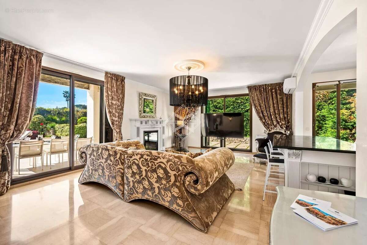 Maison à VILLENEUVE-LOUBET