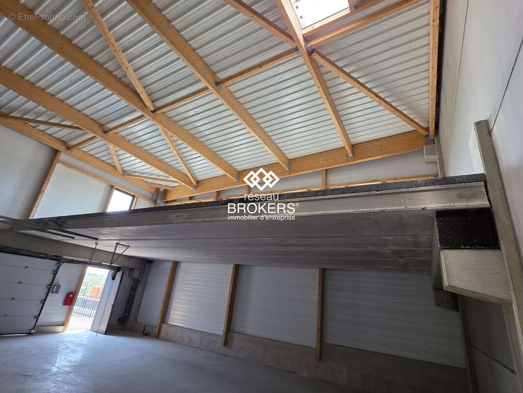 Commerce 191 m² à Montpellier  - photo 3